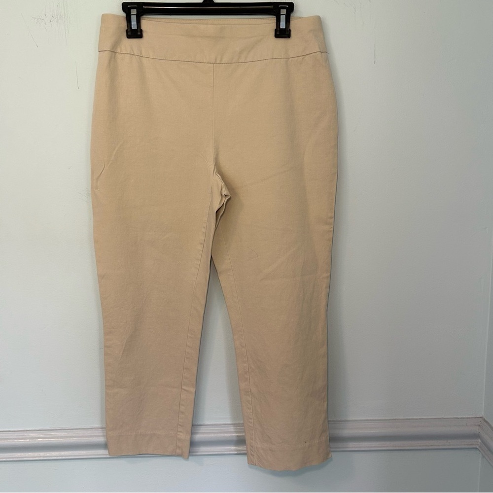 Chico’s SO Slimming Beige Cropped Dress Pants Size 6